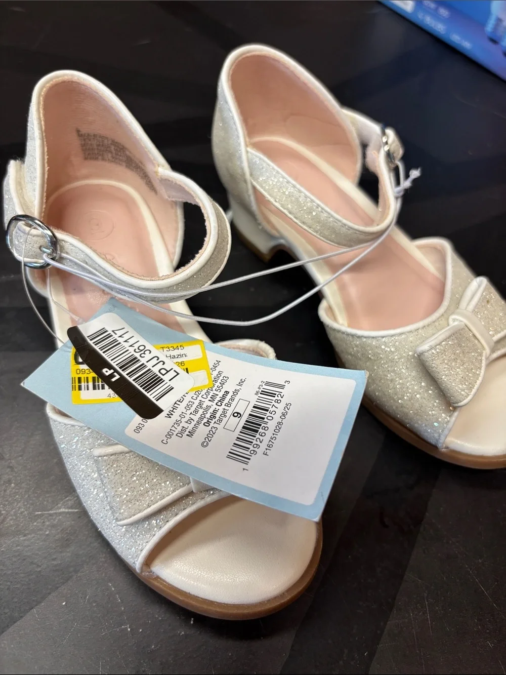 Cat & Jack Girls' Ivory Glitter Bow Ankle-Strap Sandals b157s